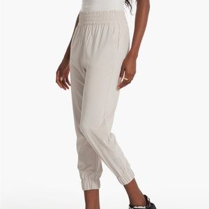 BNWT Vuori Villa jogger